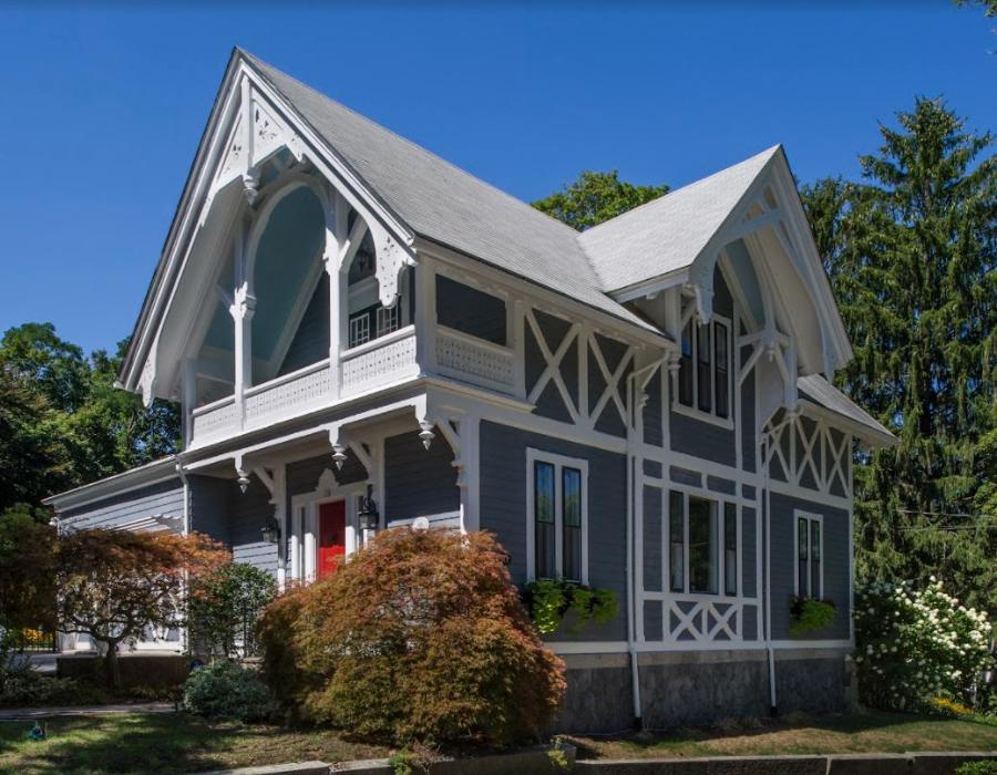 How Many Coats of Paint Should be Applied to the Exterior of Your Home